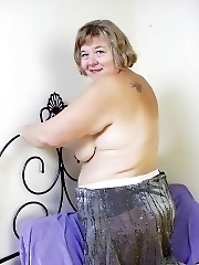 Busty grannies perfect chiks pics